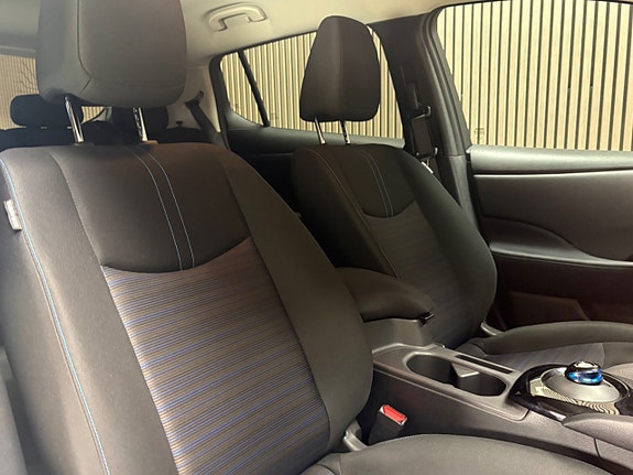 Nissan Leaf 16 of 17
