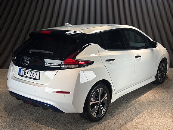Nissan Leaf 6 of 17