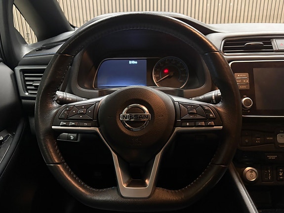 Nissan Leaf 11 of 17