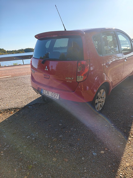 Mitsubishi Colt 3 of 8