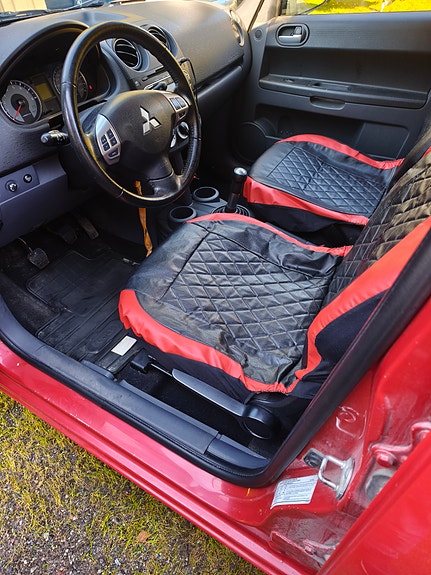 Mitsubishi Colt 8 of 8