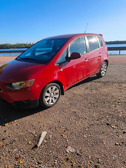 Mitsubishi Colt 2 of 8