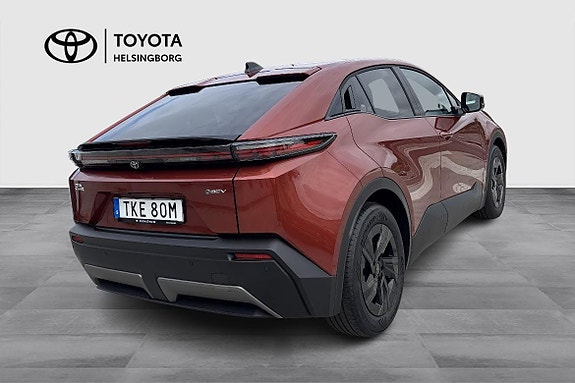 Toyota C-HR 6 of 12