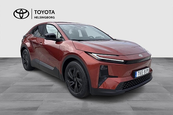 Toyota C-HR 3 of 12