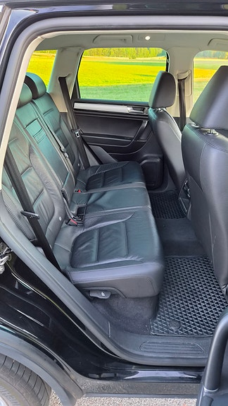 Volkswagen Touareg 8 of 10