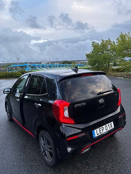 Kia Picanto 4 of 7