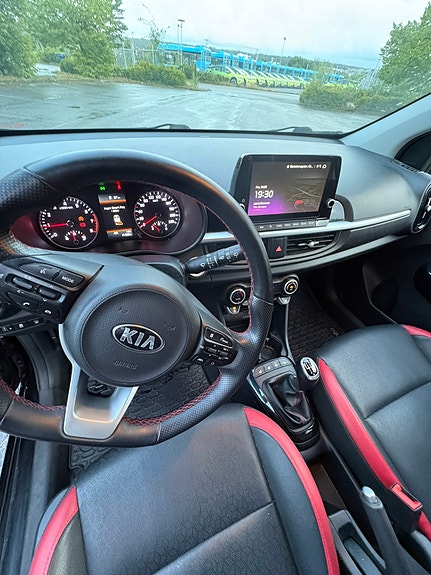 Kia Picanto 5 of 7