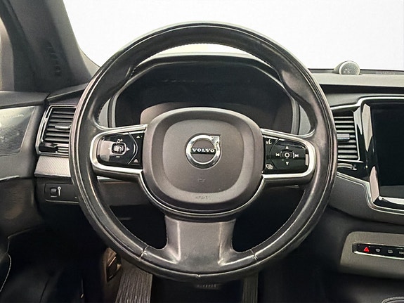 Volvo XC90 15 of 30