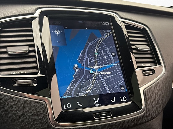 Volvo XC90 25 of 30