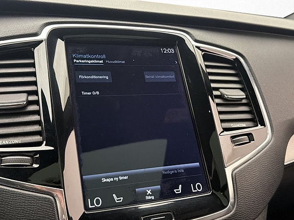 Volvo XC90 30 of 30