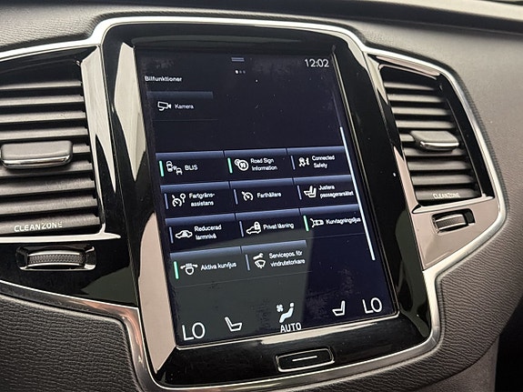 Volvo XC90 28 of 30