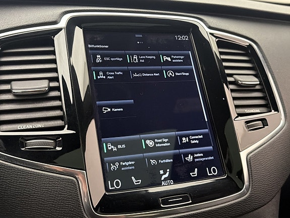Volvo XC90 27 of 30