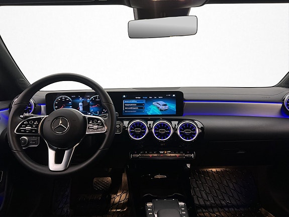 Mercedes-Benz CLA200 12 of 30