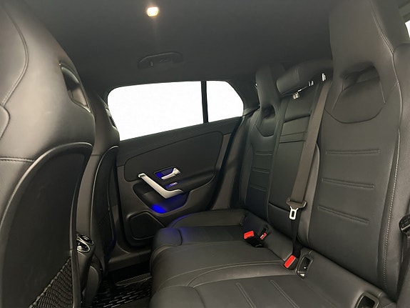 Mercedes-Benz CLA200 16 of 30
