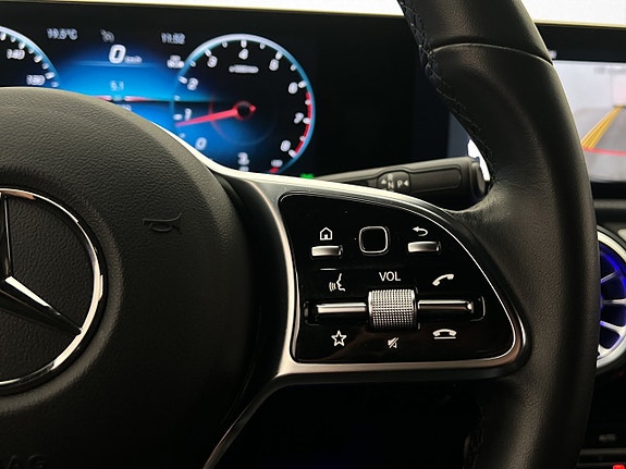 Mercedes-Benz CLA200 19 of 30