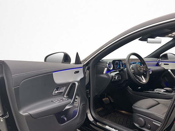 Mercedes-Benz CLA200 10 of 30