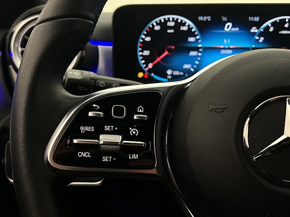 Mercedes-Benz CLA200 18 of 30