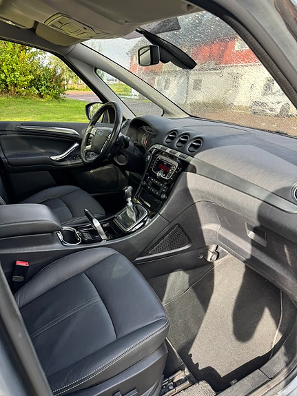 Ford S-MAX 7 of 12