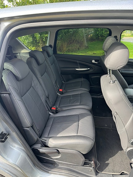 Ford S-MAX 9 of 12