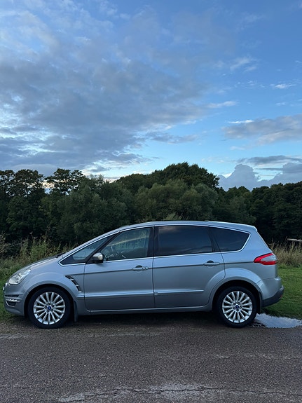 Ford S-MAX 2 of 12