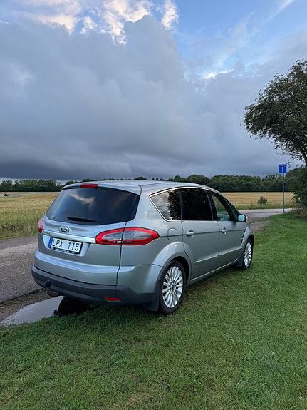 Ford S-MAX 5 of 12