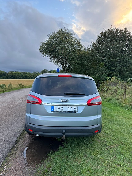 Ford S-MAX 4 of 12