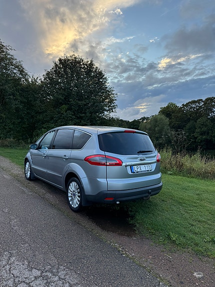 Ford S-MAX 3 of 12