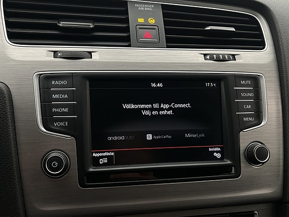 Volkswagen Golf V 21 of 29
