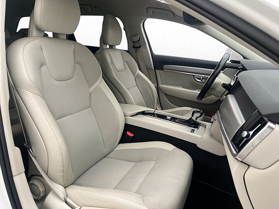 Volvo V90 16 of 30