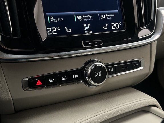 Volvo V90 28 of 30