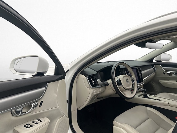 Volvo V90 12 of 30