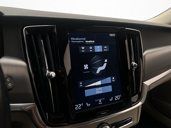 Volvo V90 26 of 30