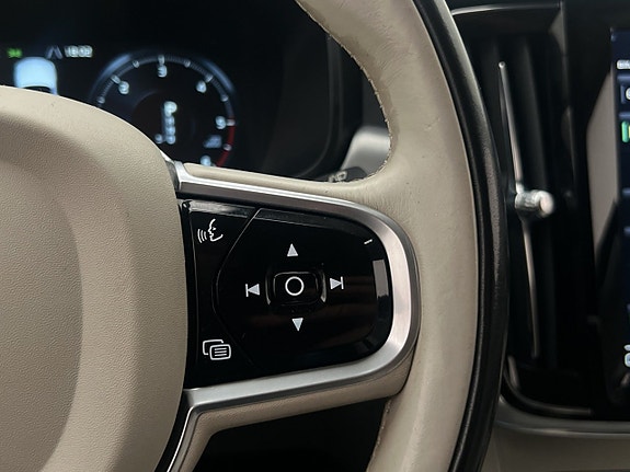 Volvo V90 21 of 30