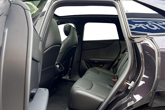 Mazda CX-6e 14 of 30