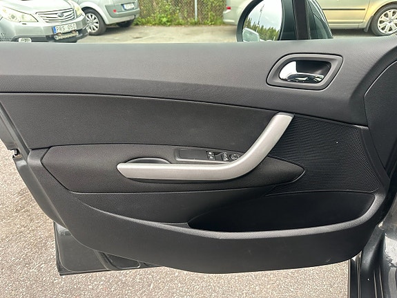 Peugeot 308 SW 18 of 20
