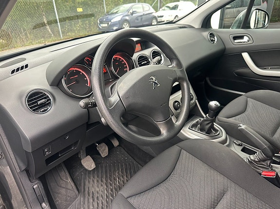 Peugeot 308 SW 12 of 20
