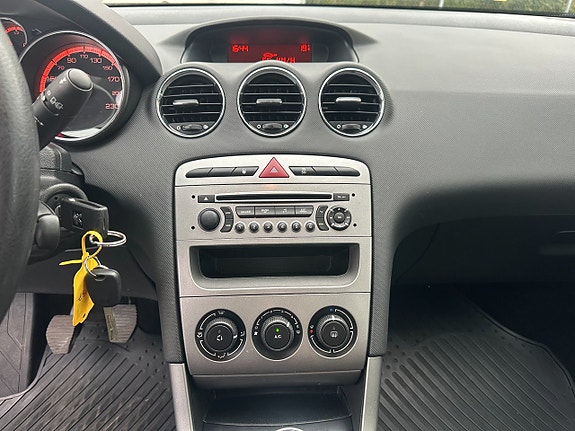 Peugeot 308 SW 10 of 20