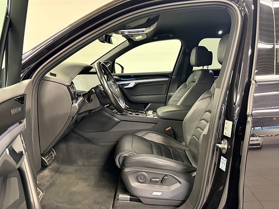 Volkswagen Touareg 6 of 24