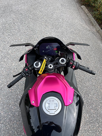 BMW S1000RR, Folierad, Välutrustad, Ny besiktad och servad 6 of 7