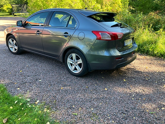 Mitsubishi Lancer 4 of 9
