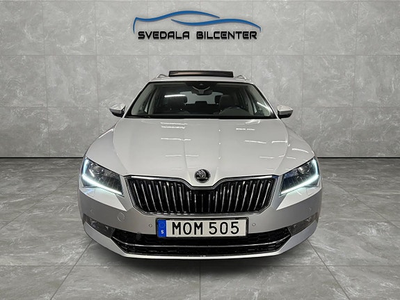 Skoda Superb 2 of 16
