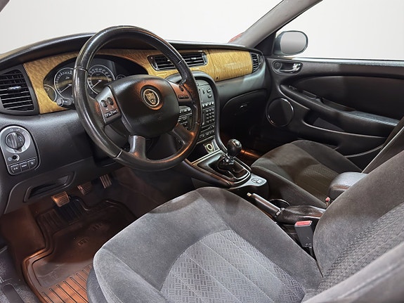 Jaguar X-TYPE 11 of 26