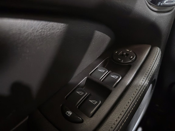 Jaguar X-TYPE 18 of 26