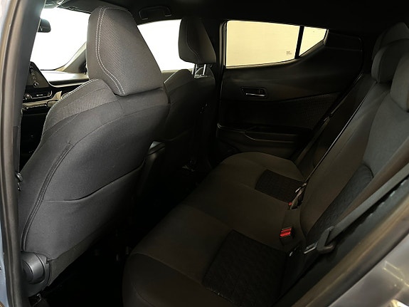 Toyota C-HR 19 of 26
