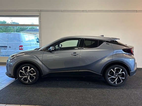 Toyota C-HR 9 of 26