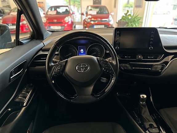 Toyota C-HR 25 of 26