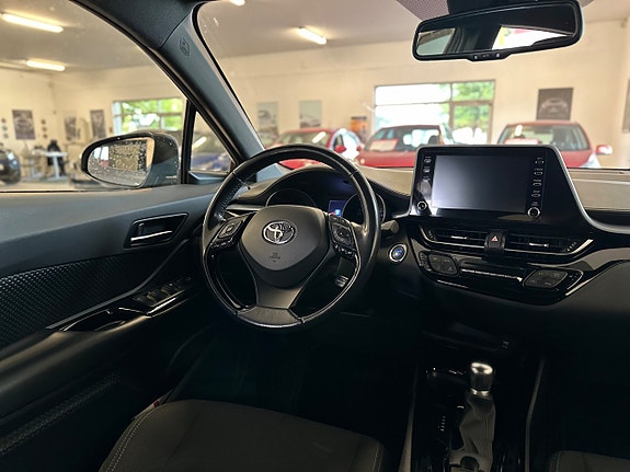Toyota C-HR 11 of 26
