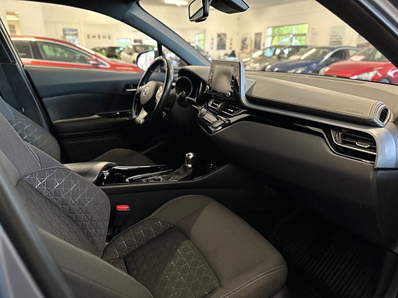 Toyota C-HR 22 of 26