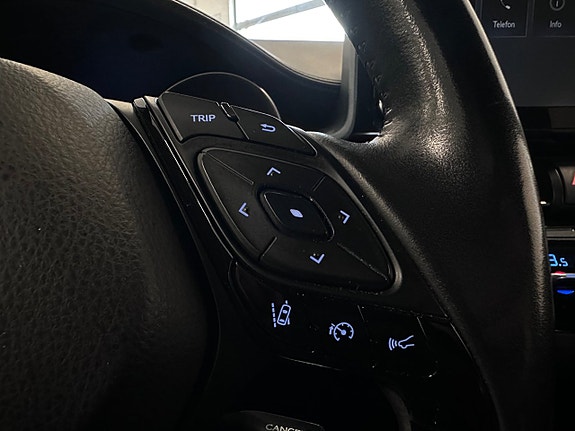 Toyota C-HR 15 of 26