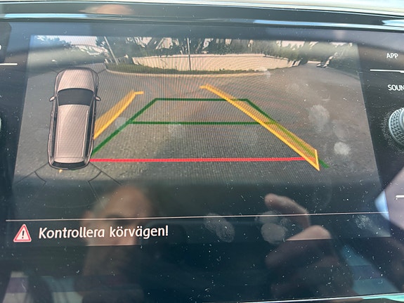 Volkswagen Passat 10 of 11